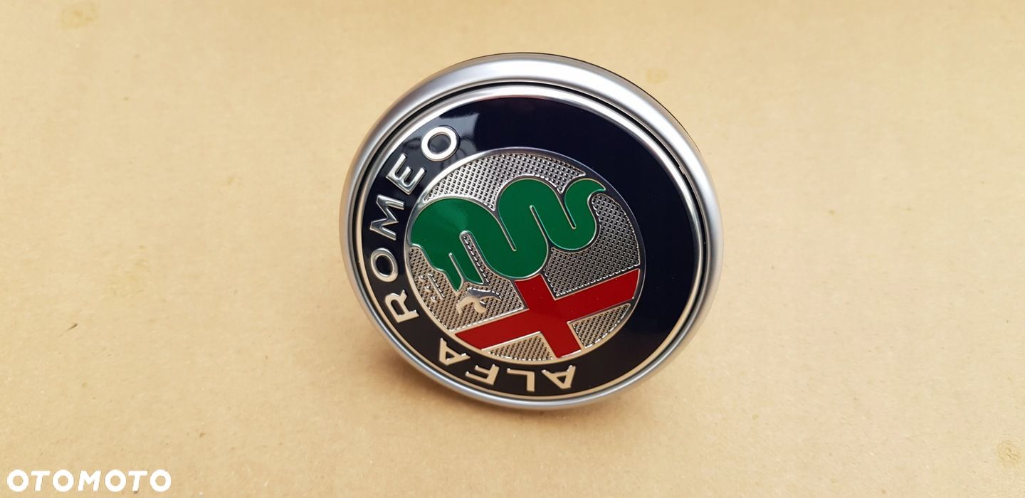 Alfa Romeo Giulietta stycznik tylnej klapy.Logo. - 1