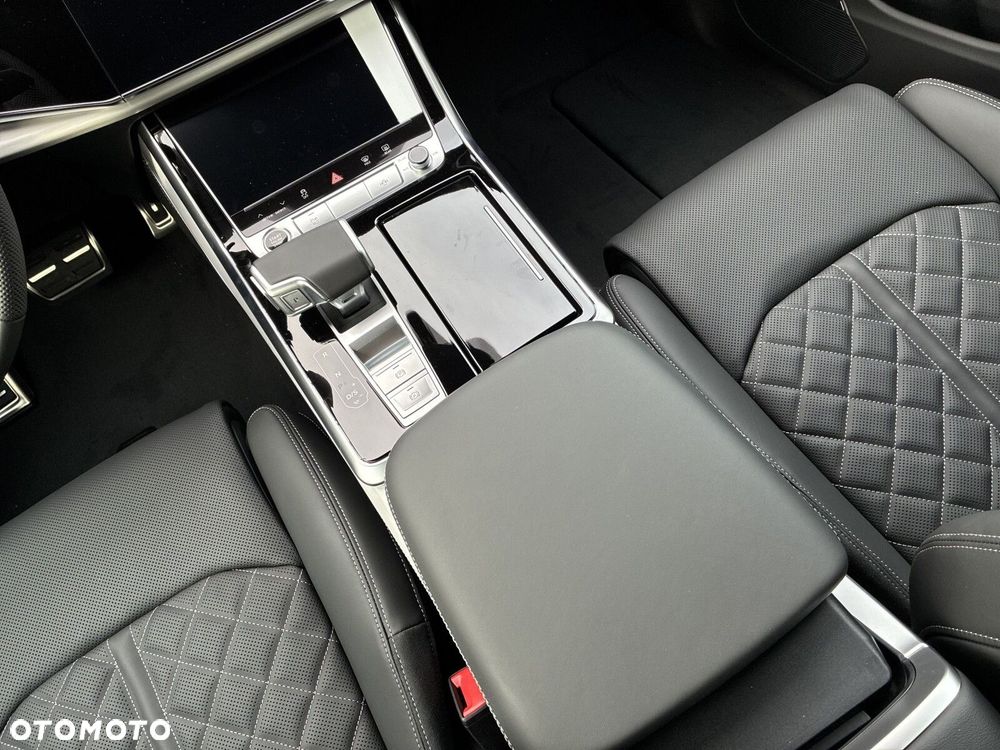 Audi Q8 - 16