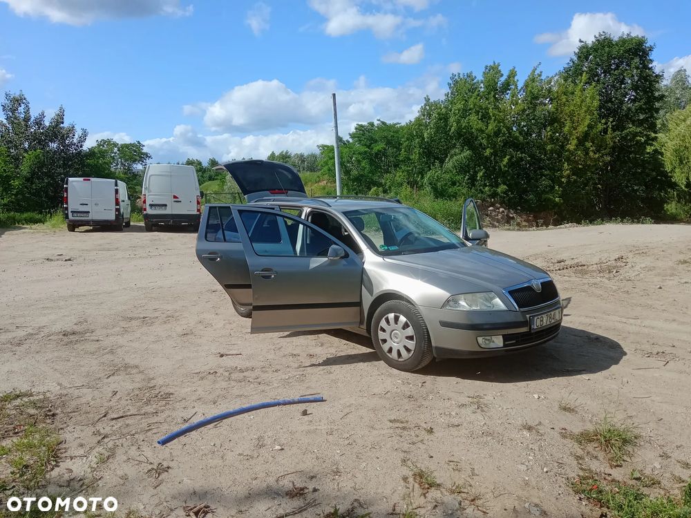 Skoda Octavia 1.6 Ambiente - 4