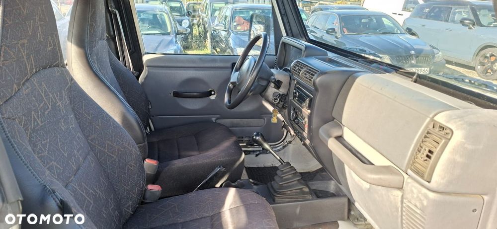 Jeep Wrangler 2.5L - 14