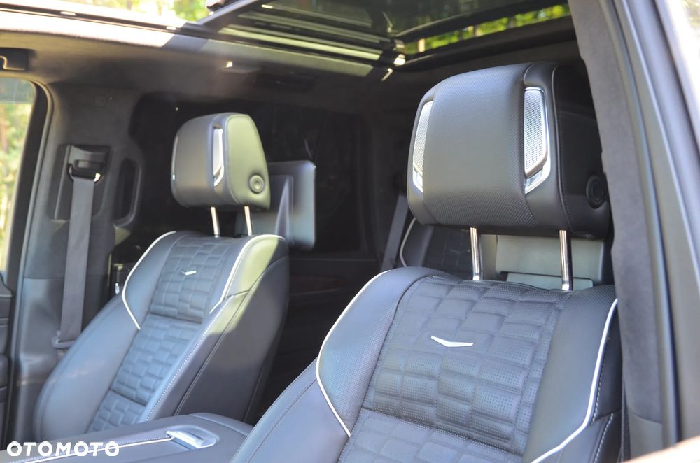 Cadillac Escalade - 24