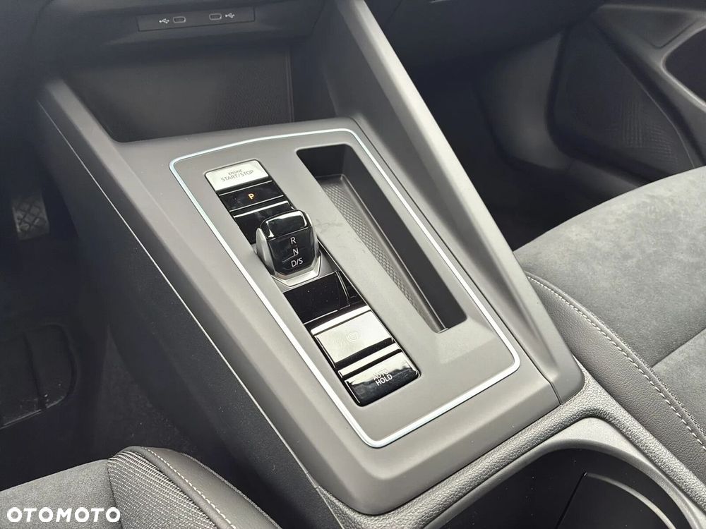 Volkswagen Golf - 25