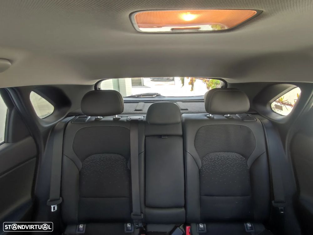 Hyundai i30 1.6 CRDI Comfort+Navi - 13