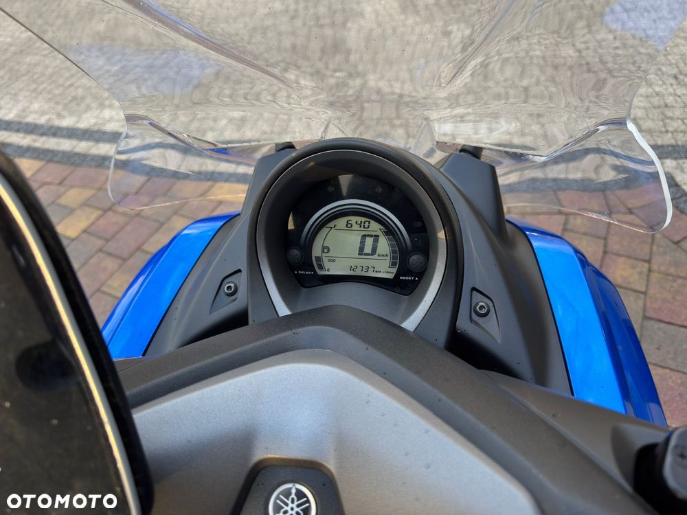 Yamaha NMAX - 11