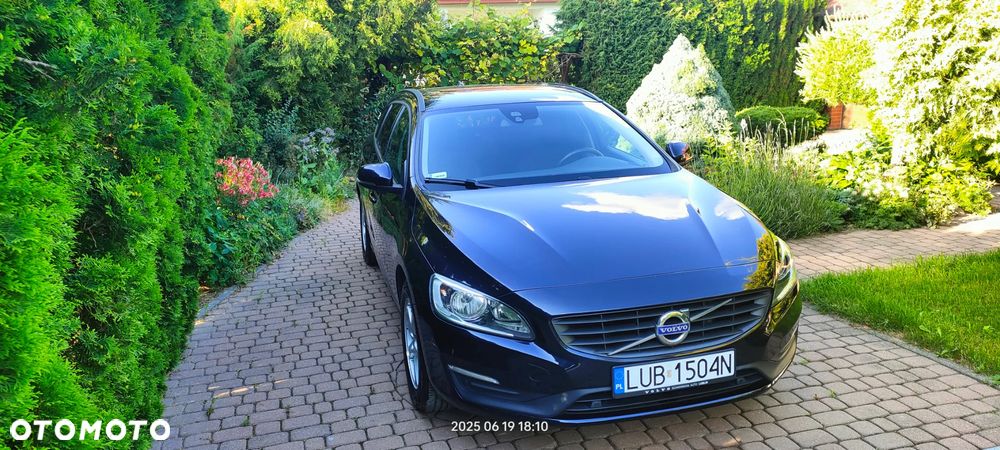 Volvo V60 D2 Drive-E Momentum - 1