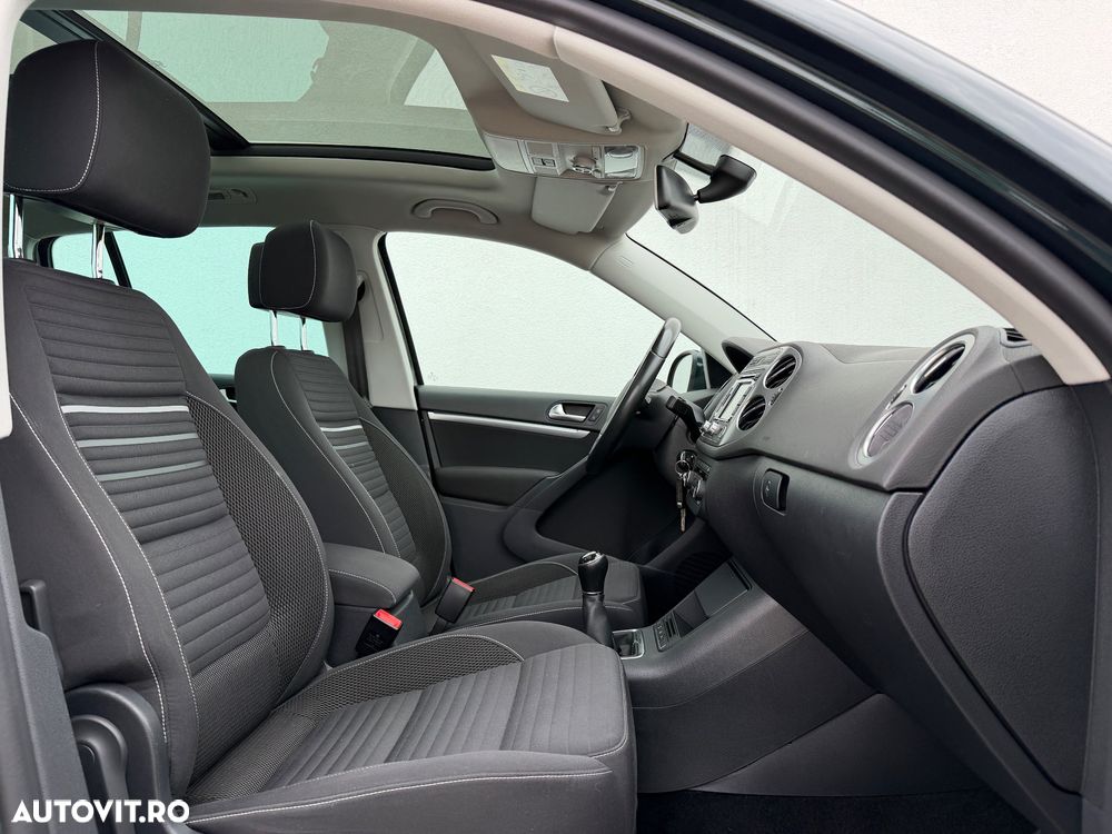 Volkswagen Tiguan 2.0 TDI DPF 4Motion BlueMotion Technology Lounge Sport & Style - 9