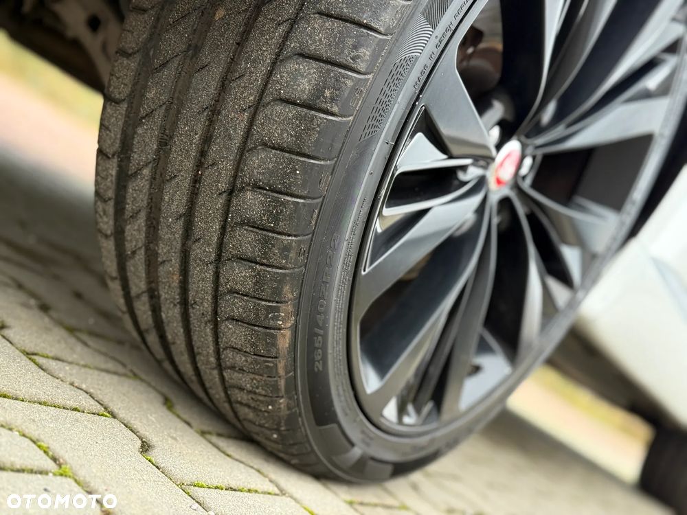 Jaguar F-Pace 20d AWD R-Sport - 21