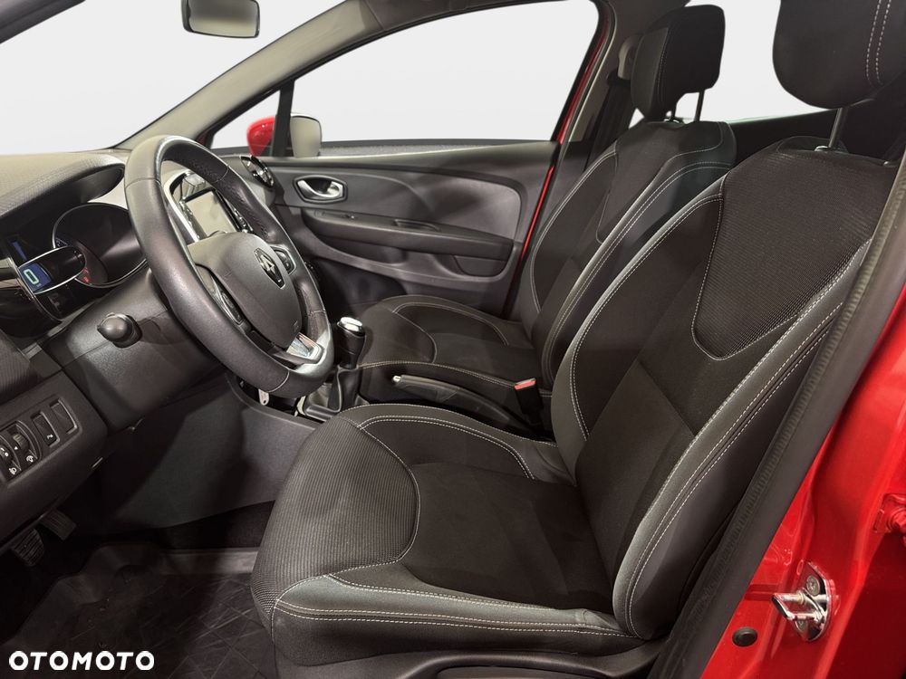 Renault Clio - 11