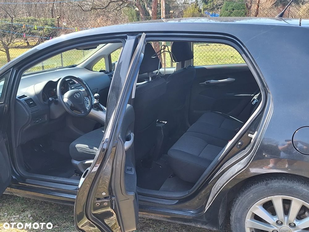 Toyota Auris 2.0 D-4D Sol - 6