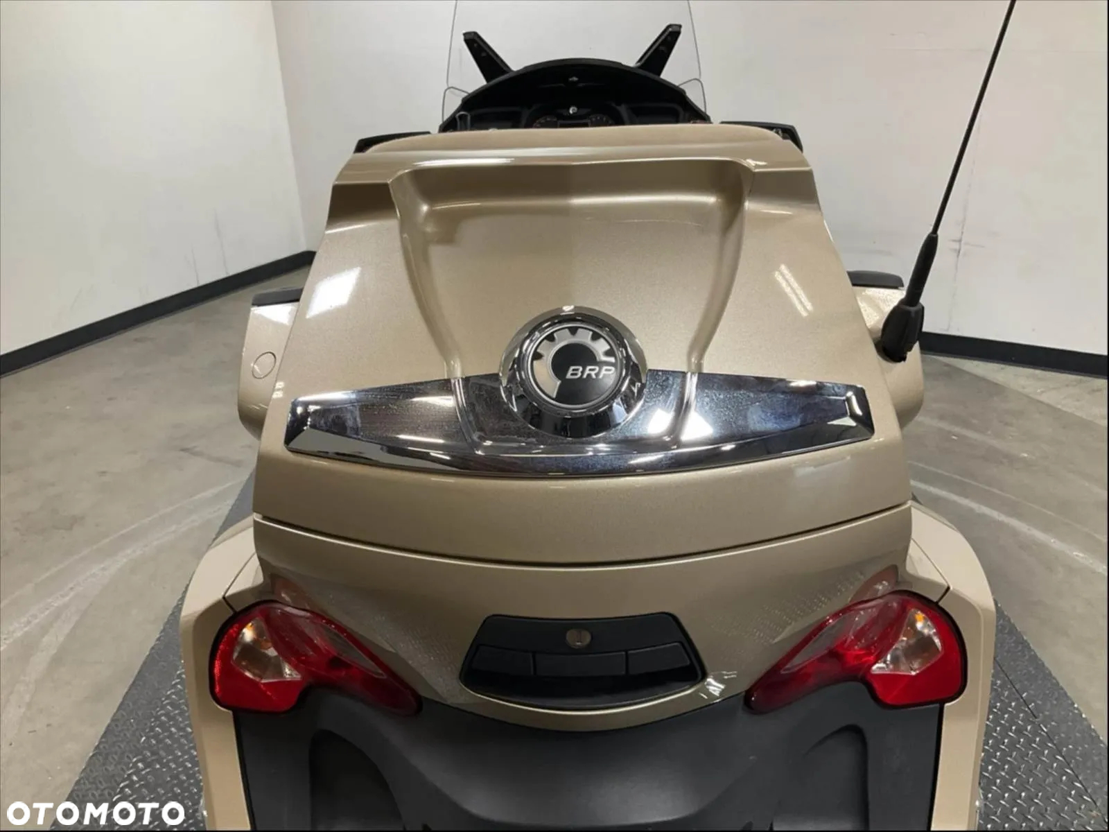 Can-Am Spyder - 12