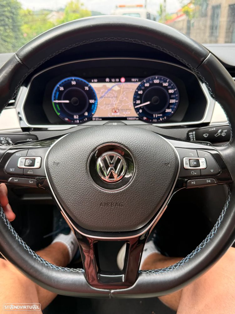 VW Passat - 2