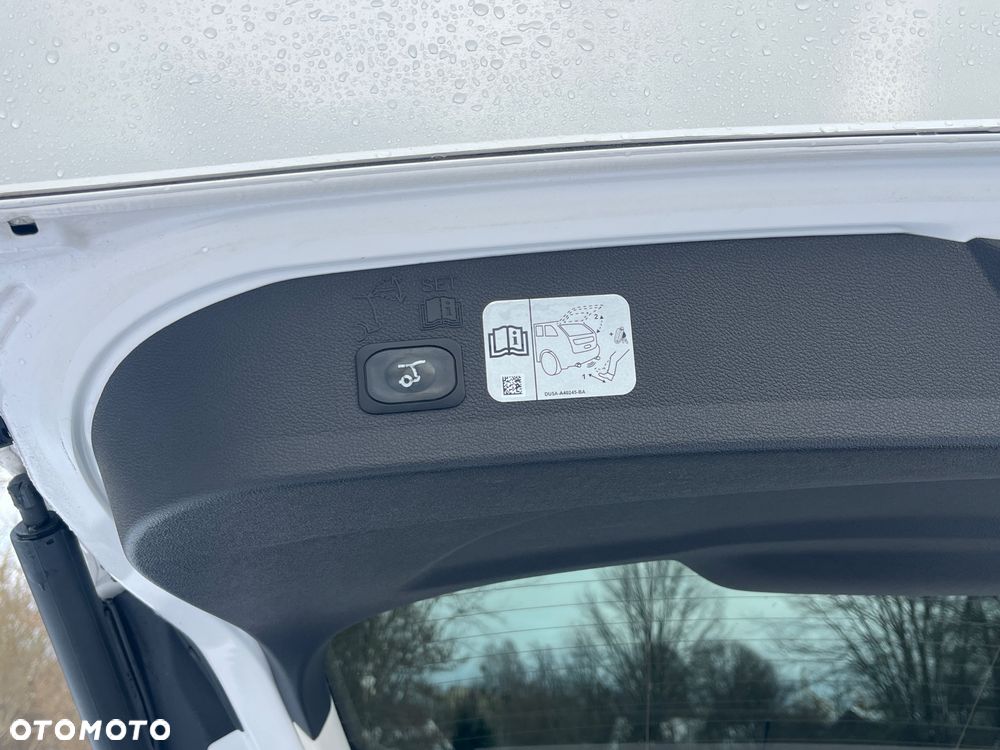 Ford Kuga 1.5 EcoBoost 4WD Titanium - 17