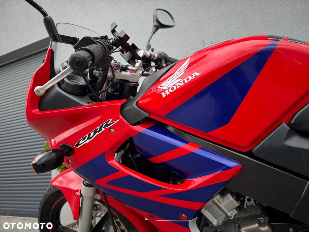 Honda CBR - 40
