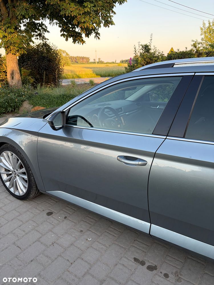 Skoda Superb 2.0 TDI 4x4 DSG L&K - 6