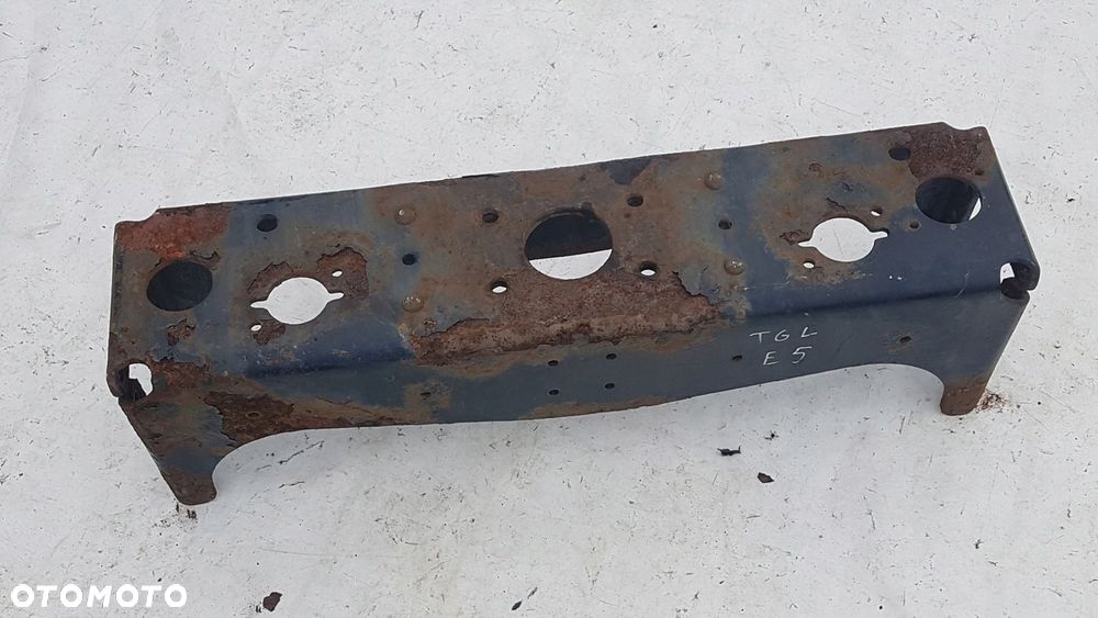 BELKA POPRZECZKA ZAKOŃCZENIE RAMY POD ZACZEP ROZSTAW 84,5 CM MAN TGL TGM - 2