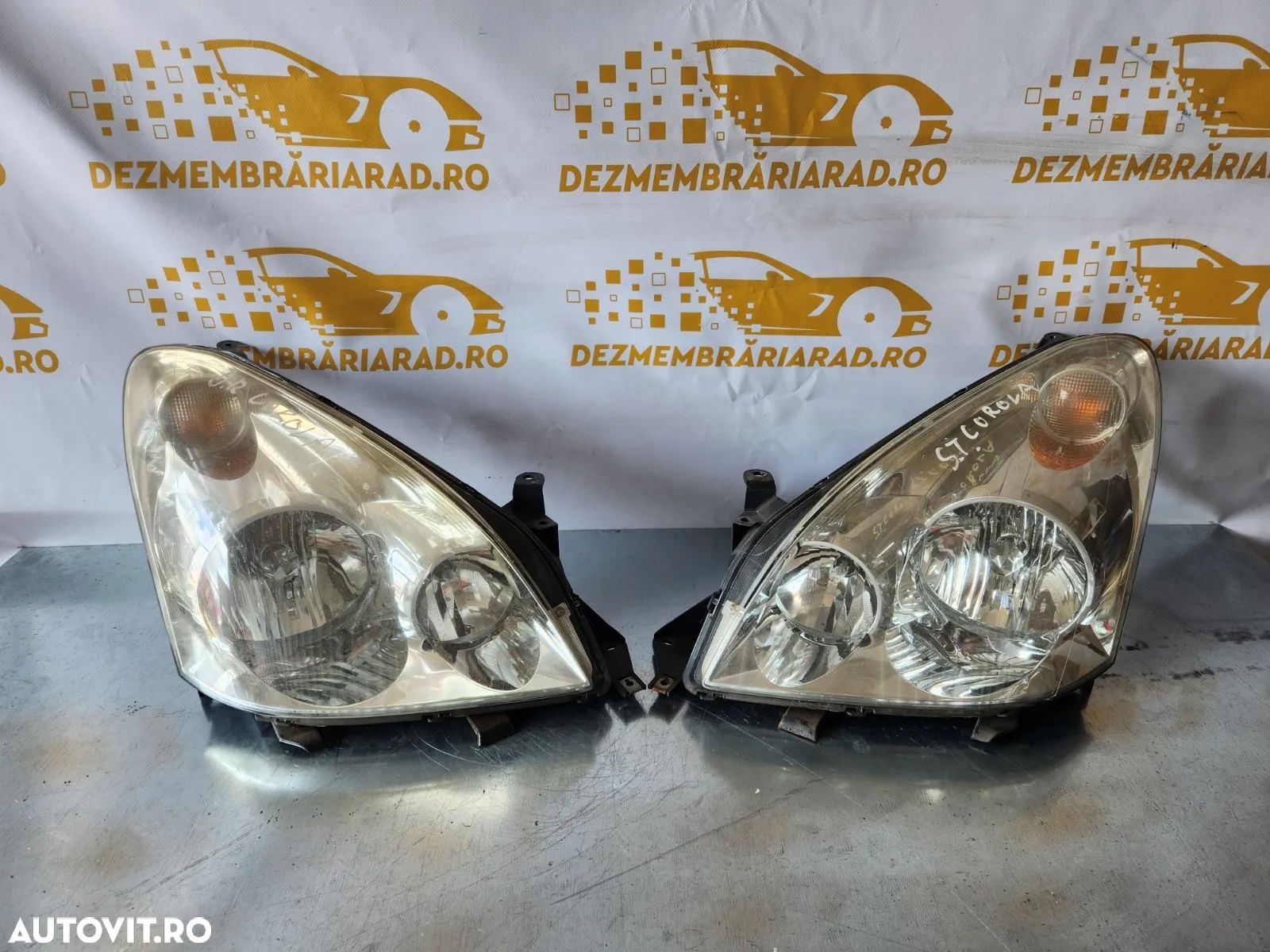Faruri Far Stanga Dreapta Toyota Corolla Verso Originale Volan Stanga - Dezmembrari Arad - 1
