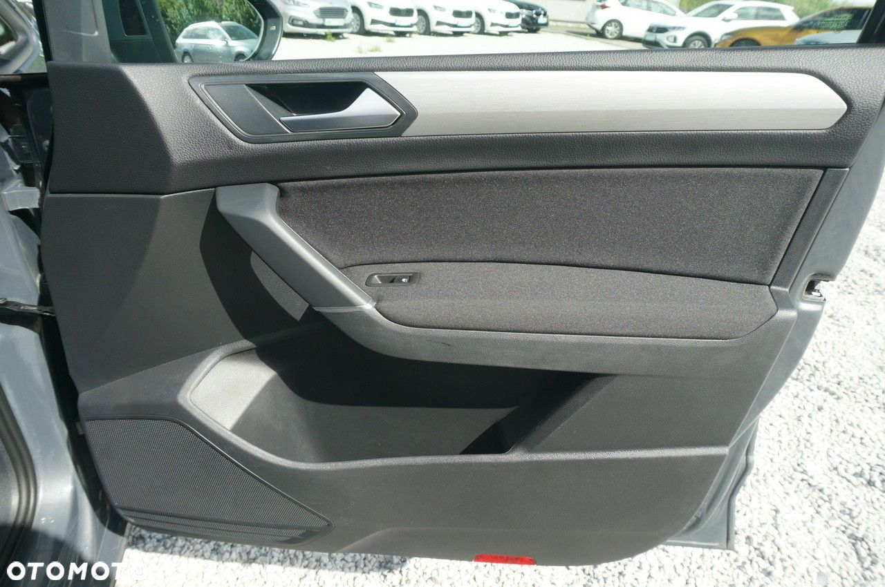 Volkswagen Touran - 26