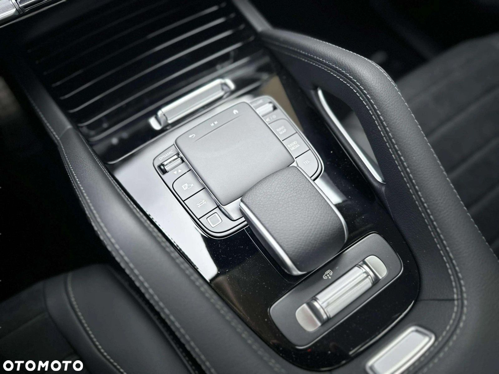 Mercedes-Benz GLE - 22