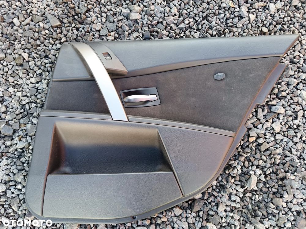BMW E60 E61 BOCZEK TAPICERKA PRAWY TYLNY TYŁ ROLETKA