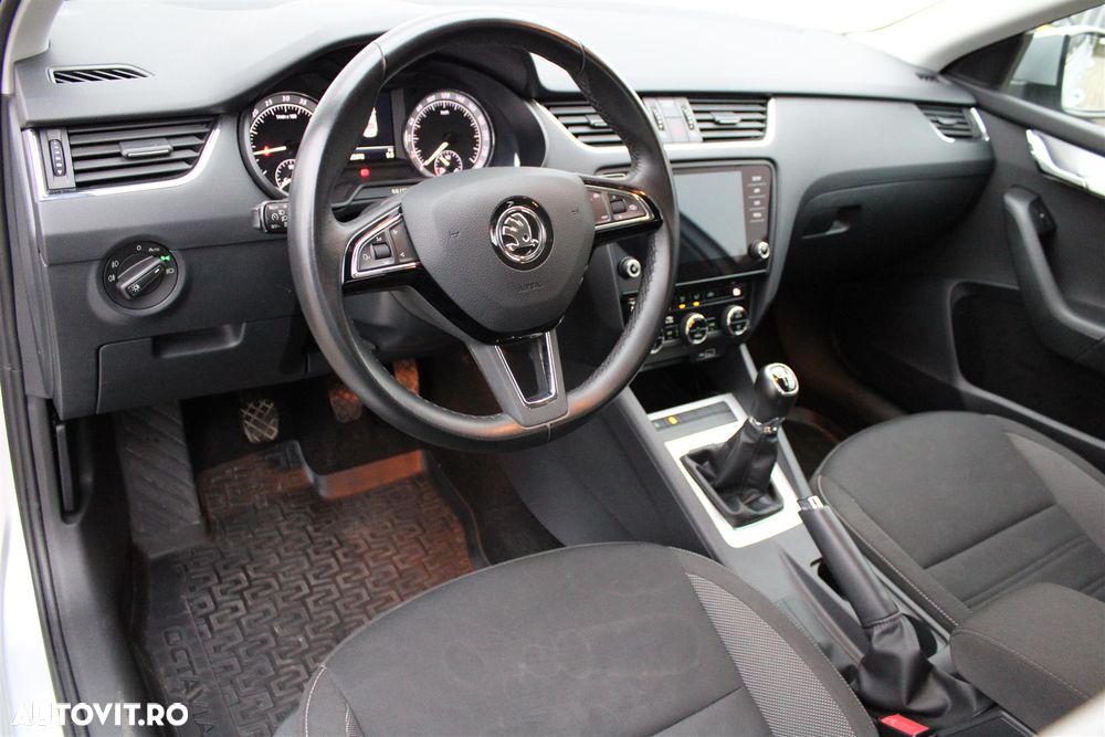 Skoda Octavia 2.0 TDI Ambition - 11