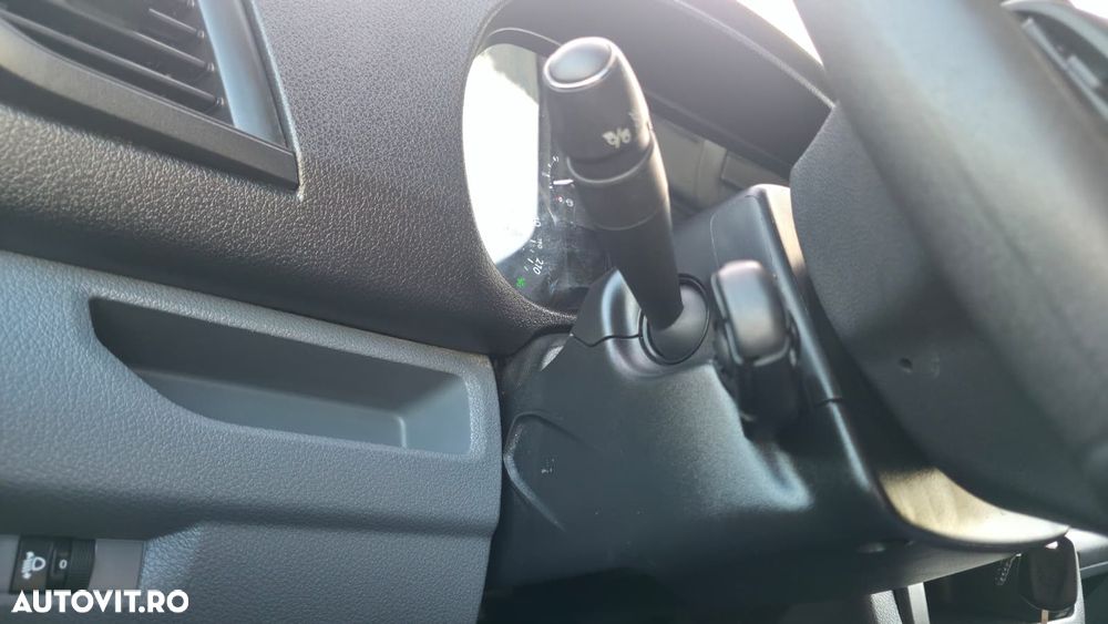 Peugeot Expert - 8
