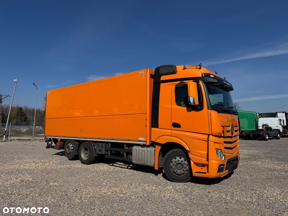 Mercedes-Benz Actros - 13