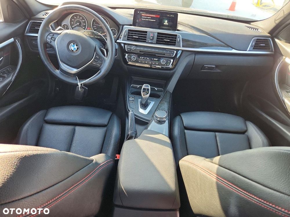 BMW Seria 3 330i xDrive Sport Line - 7