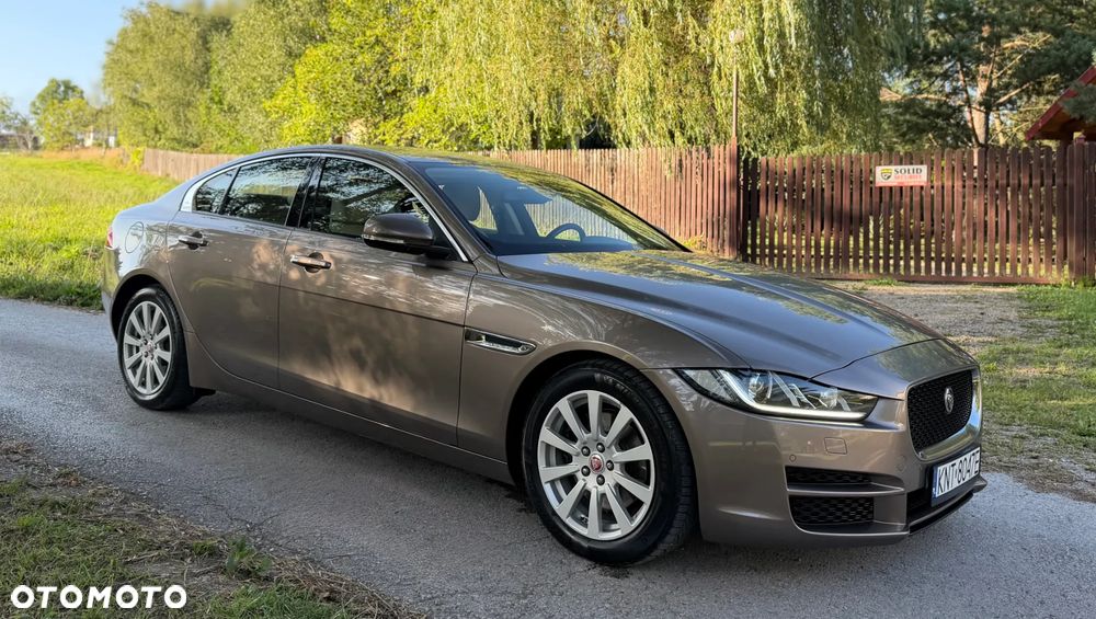 Jaguar XE D180 R-Dynamic S - 5