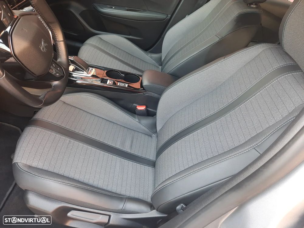 Peugeot e-208 Allure Pack - 16