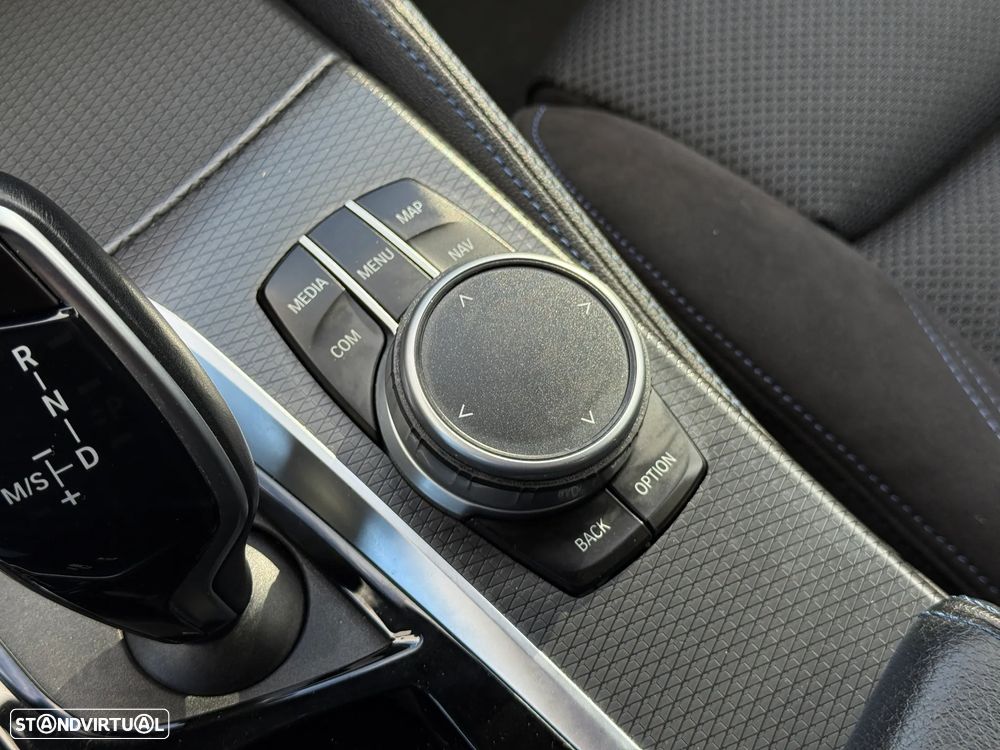 BMW 530 e Pack Desportivo M - 15
