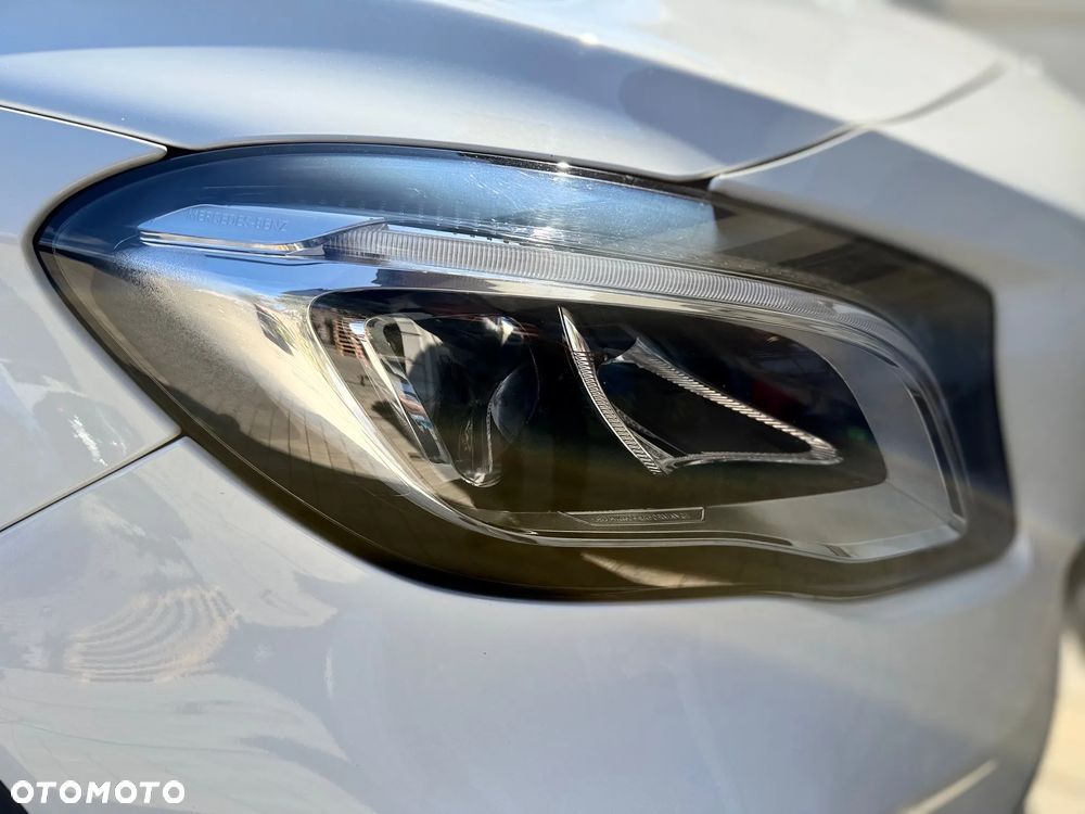 Mercedes-Benz GLA - 14