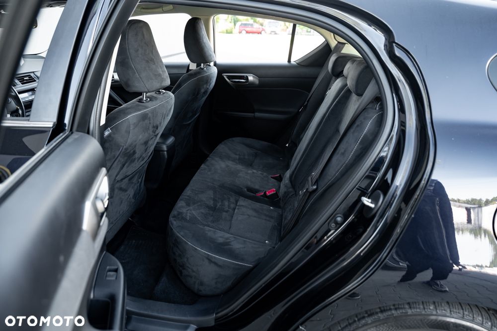 Lexus CT 200h - 17