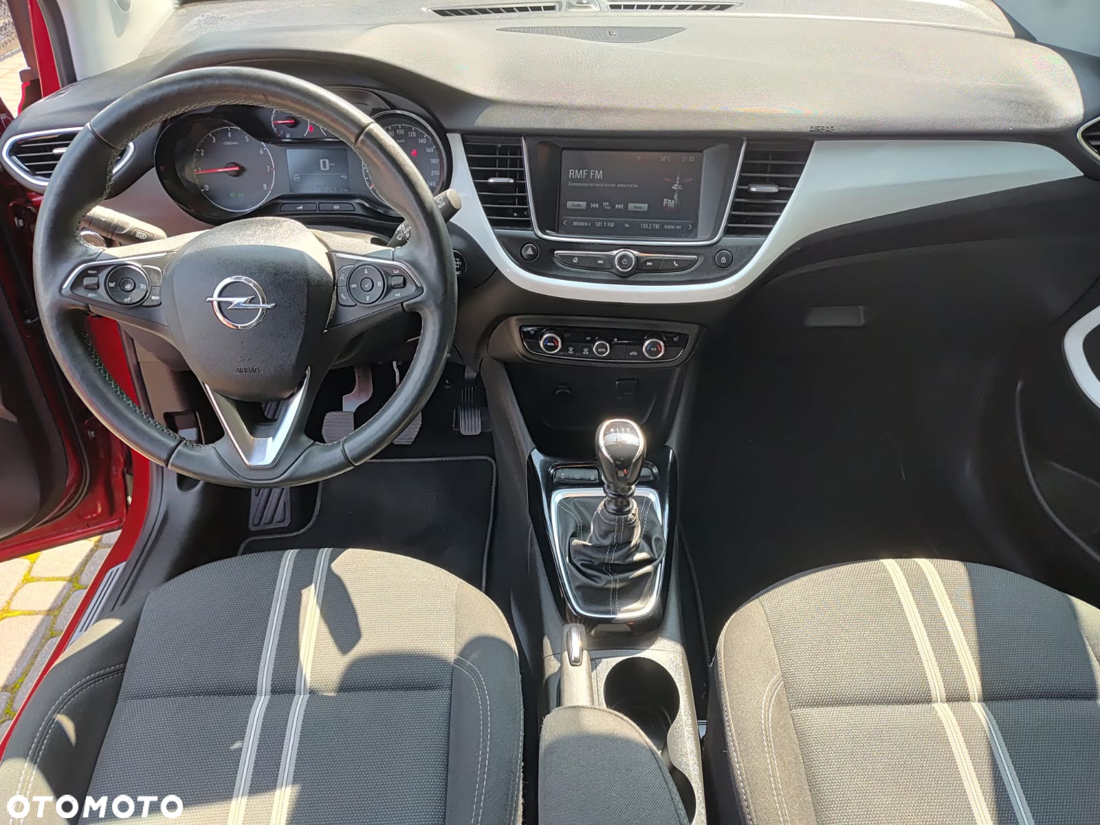 Opel Crossland X - 13