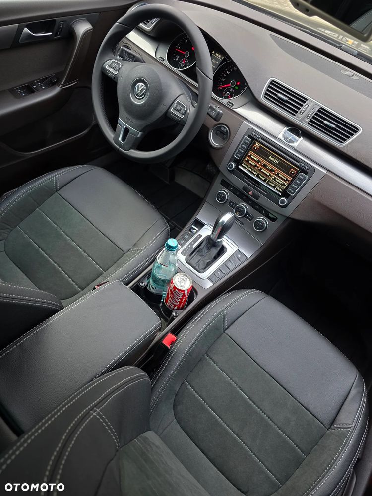 Volkswagen Passat 2.0 TDI Comfortline DSG - 23