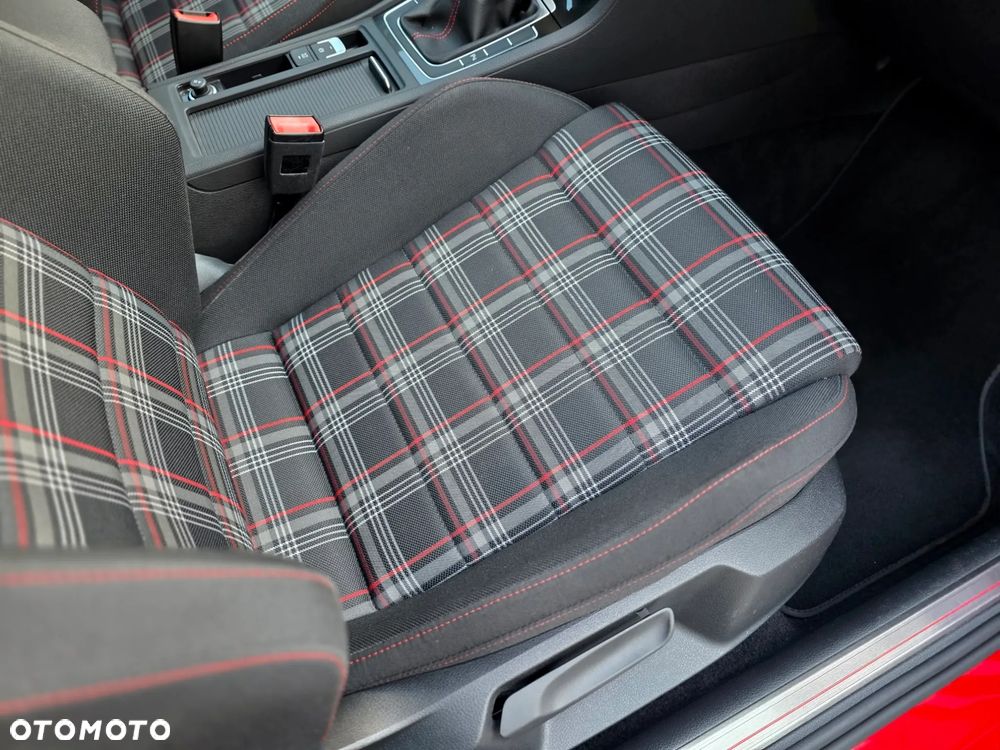 Volkswagen Golf 2.0 TSI BMT GTI - 25