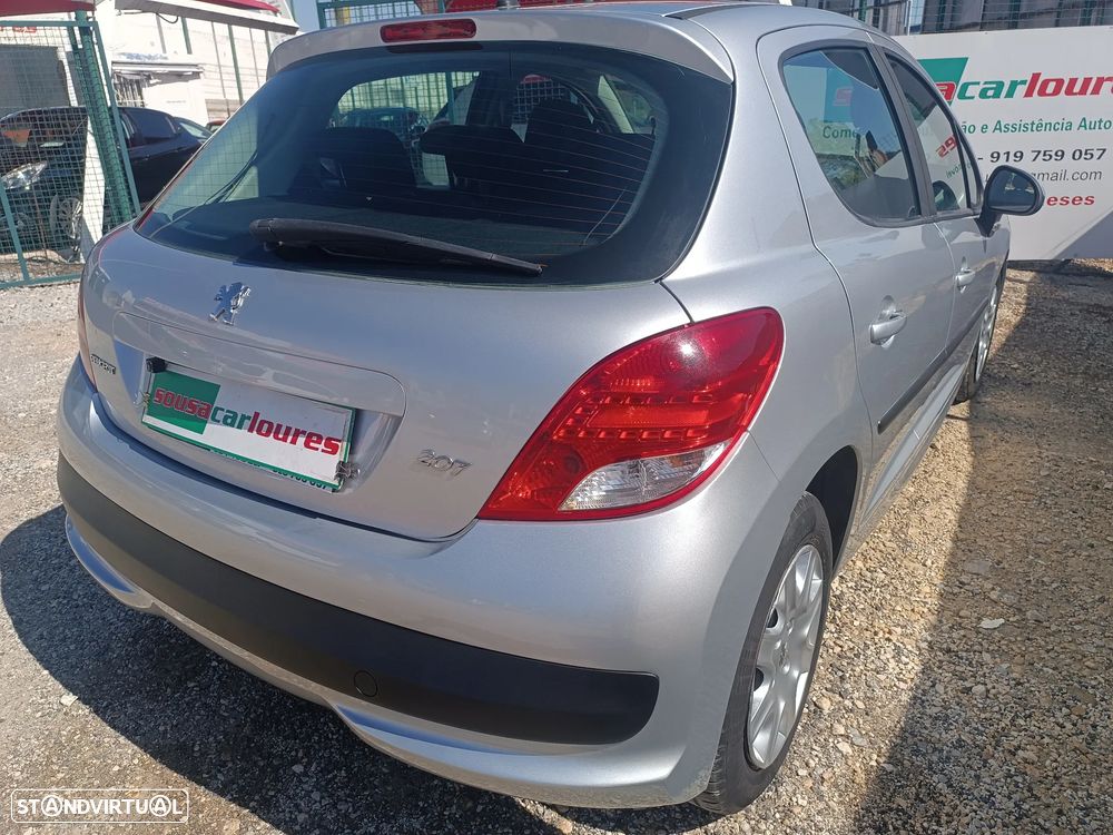 Peugeot 207 1.4 16V Trendy - 10