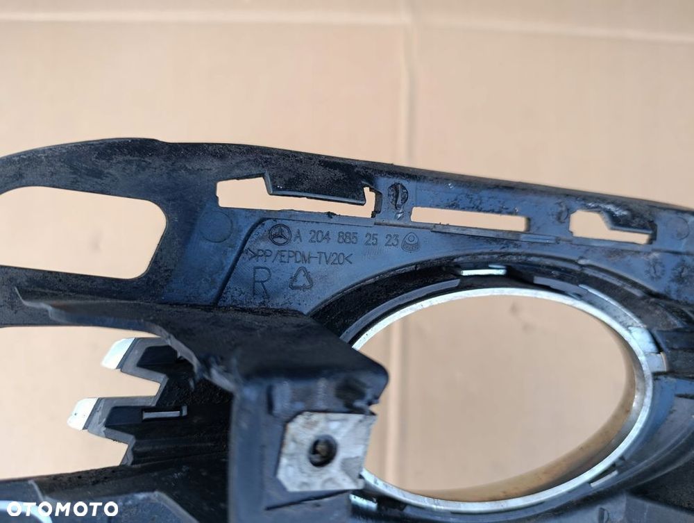MERCEDES W204 KRATKA ZDERZAKA PRAWA PRZÓD PRZEDNIA A2048852523 - 3