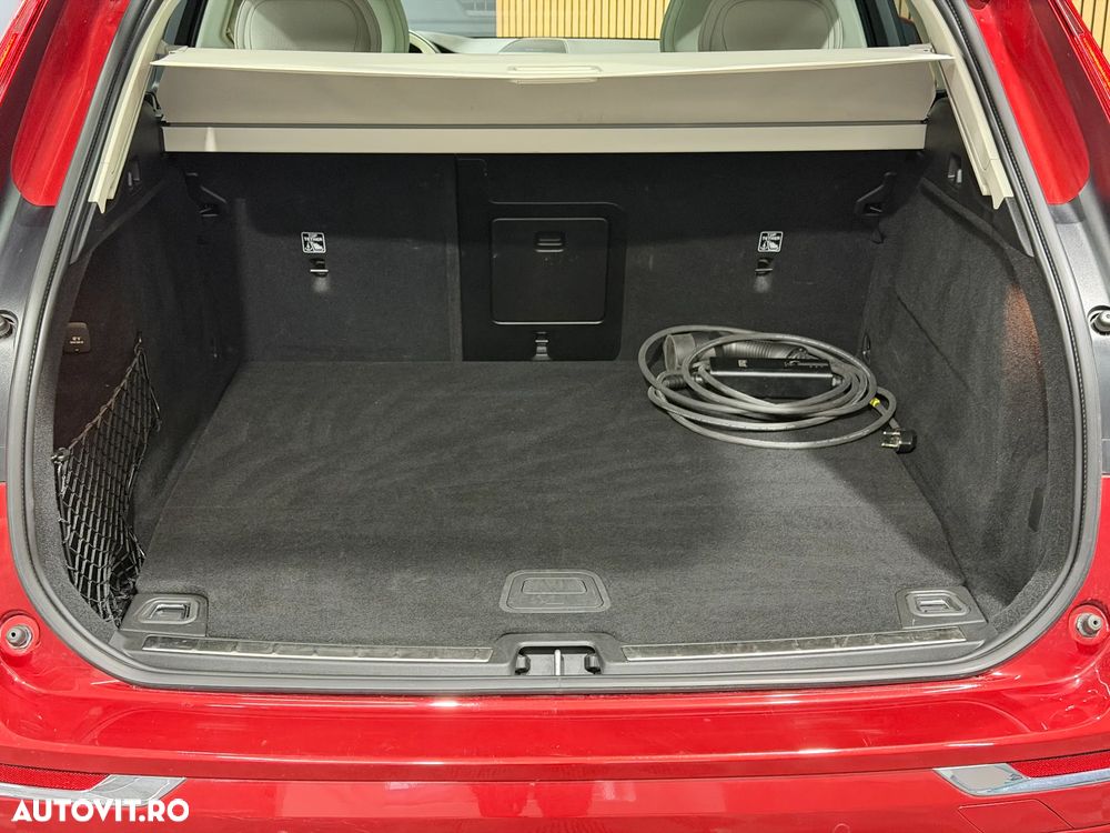 Volvo XC 60 T8 Twin Engine AWD Momentum - 27