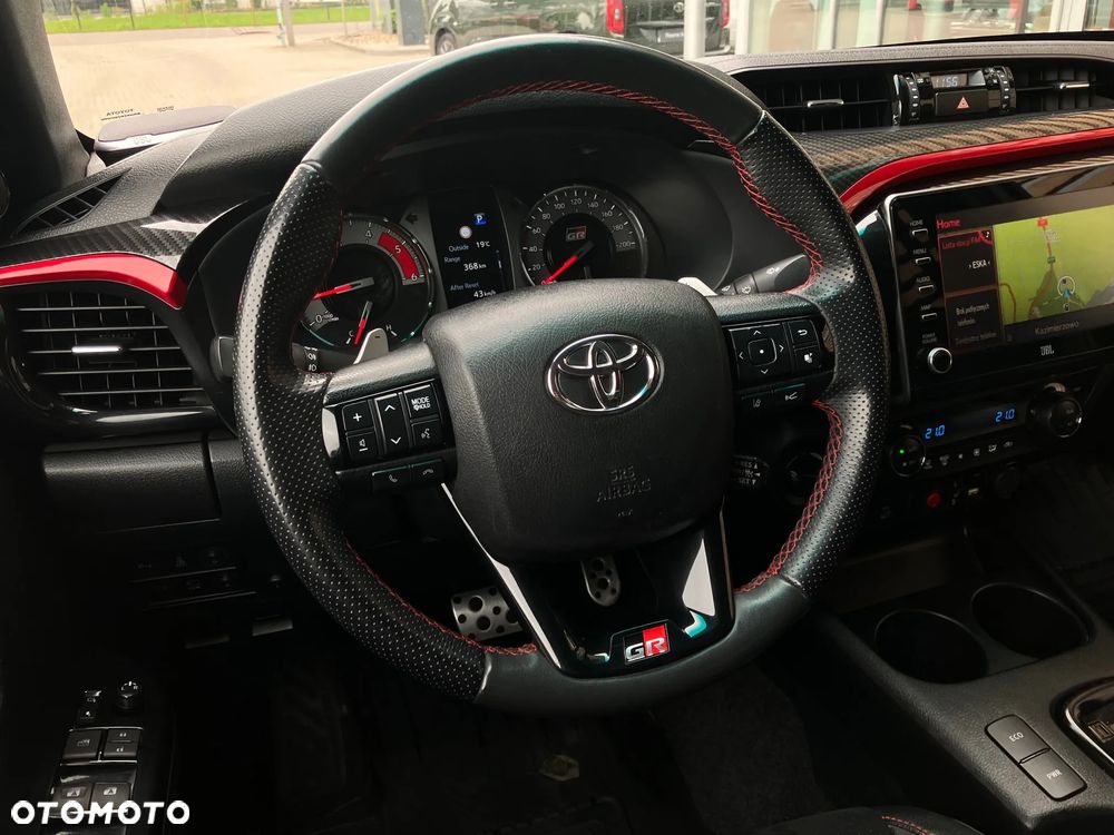 Toyota Hilux 2.8 D-4D Double Cab GR Sport 4x4 - 29