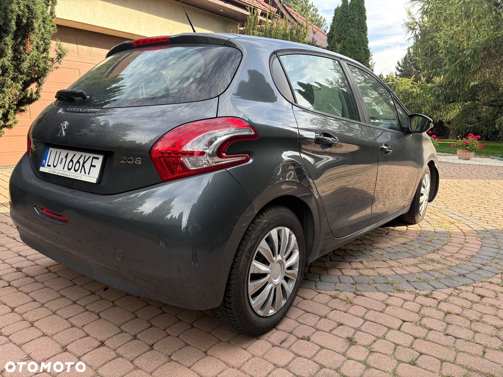 Peugeot 208 2014 photo 3
