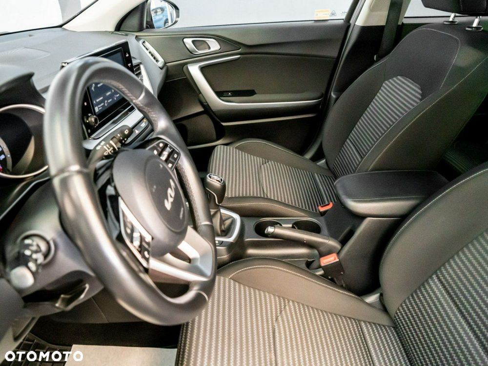 Kia XCeed 1.5 T-GDI M - 24