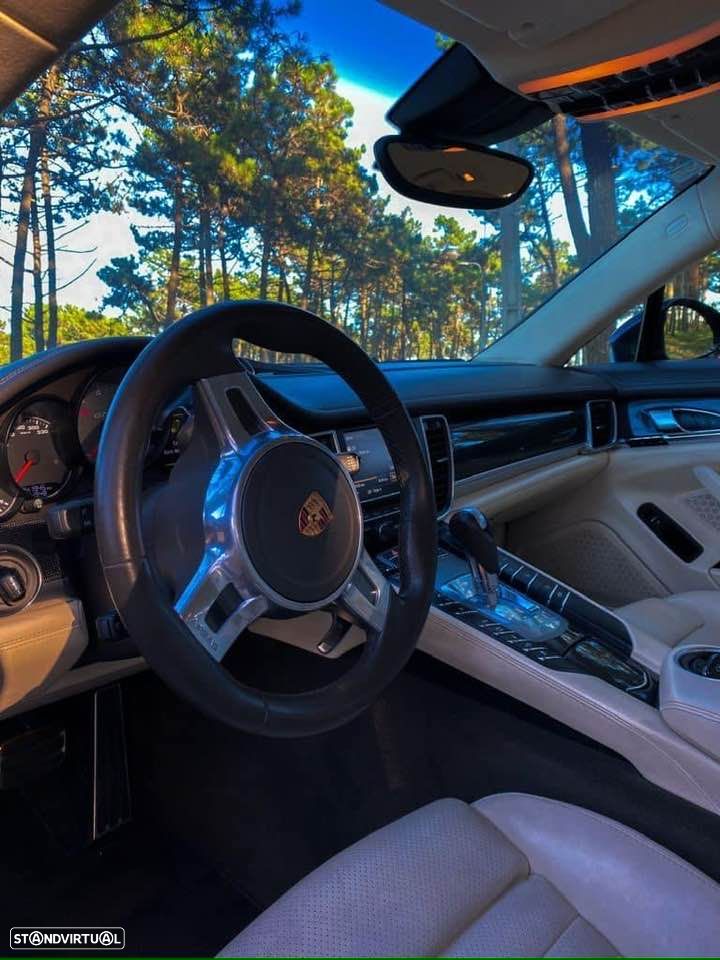 Porsche Panamera GTS PDK - 14