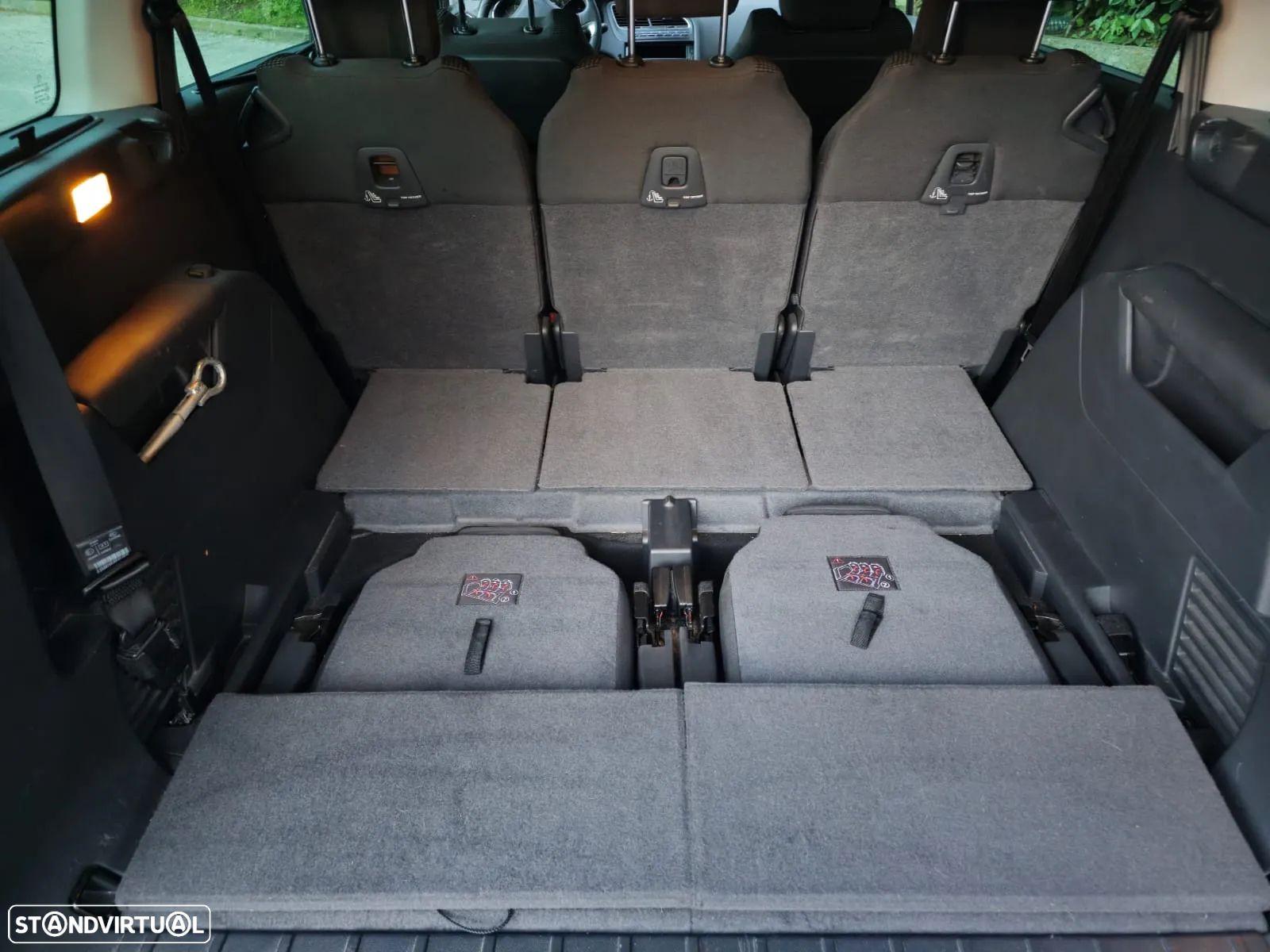 Peugeot 5008 1.6 HDi 7L Allure - 14