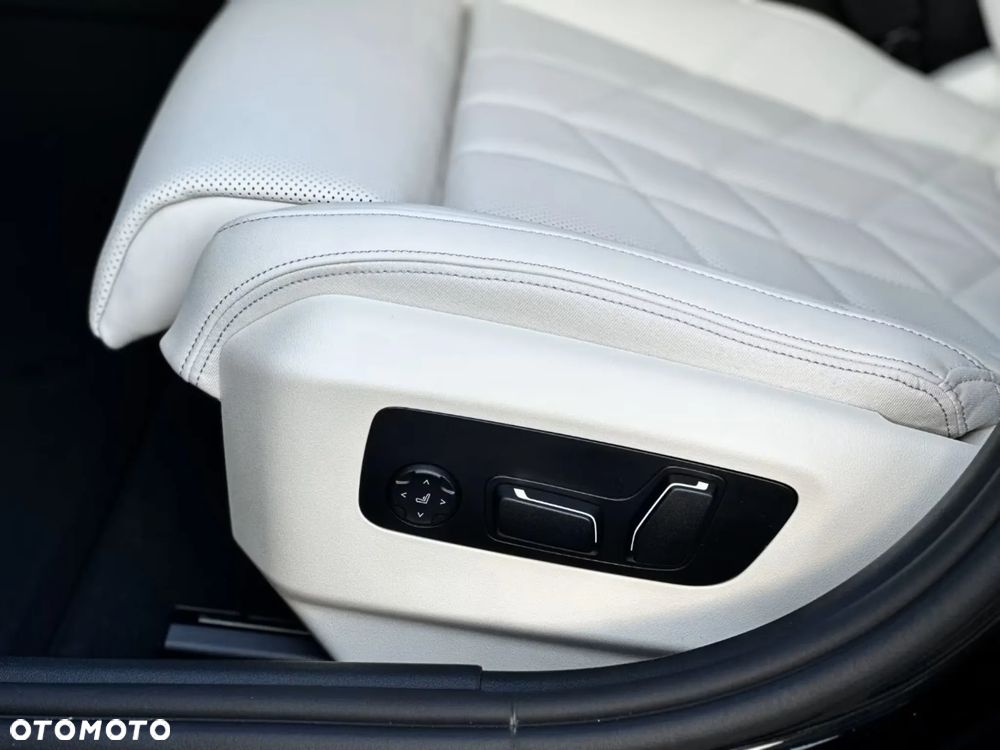 BMW Seria 5 540d xDrive mHEV M Sport - 16