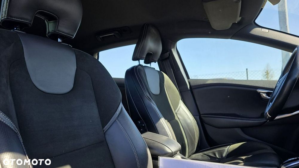 Volvo V40 - 18
