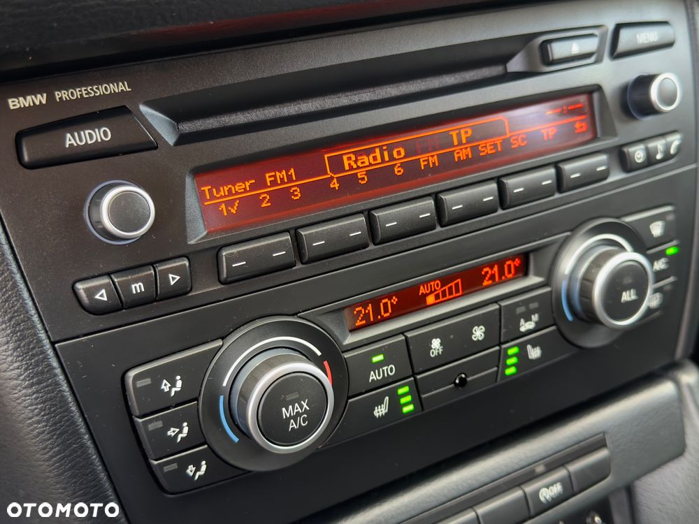 BMW X1 sDrive18d xLine - 27