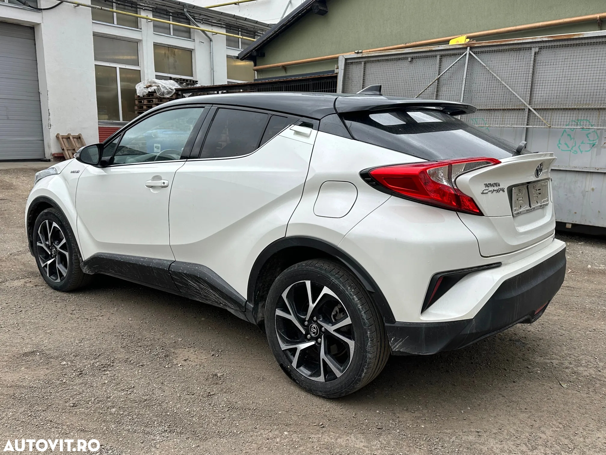 Toyota C-HR 1.8 HSD 122 CP 4x2 CVT C-lassy bi-tone - 11