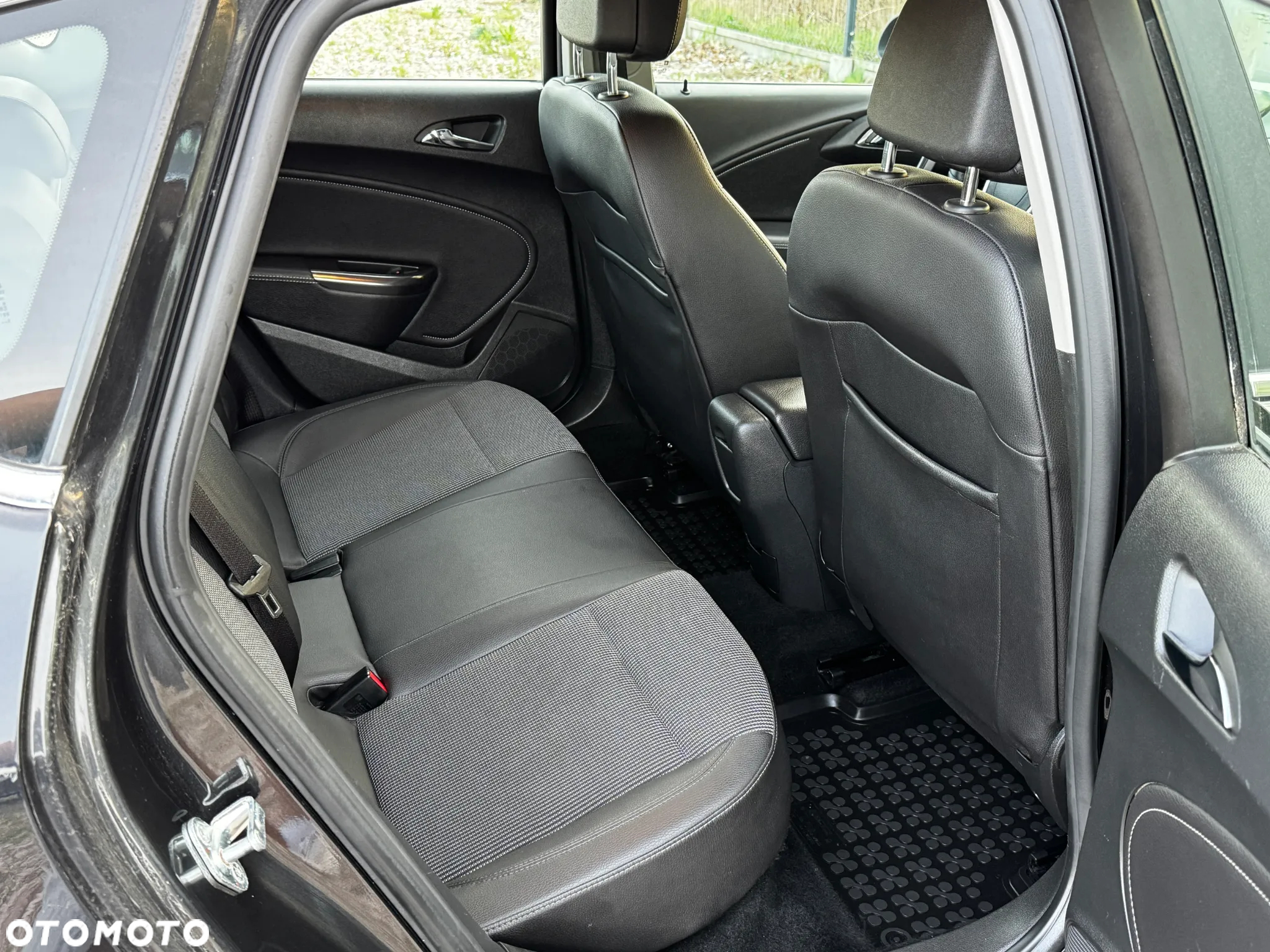 Opel Astra 1.4 Turbo Color Edition - 15