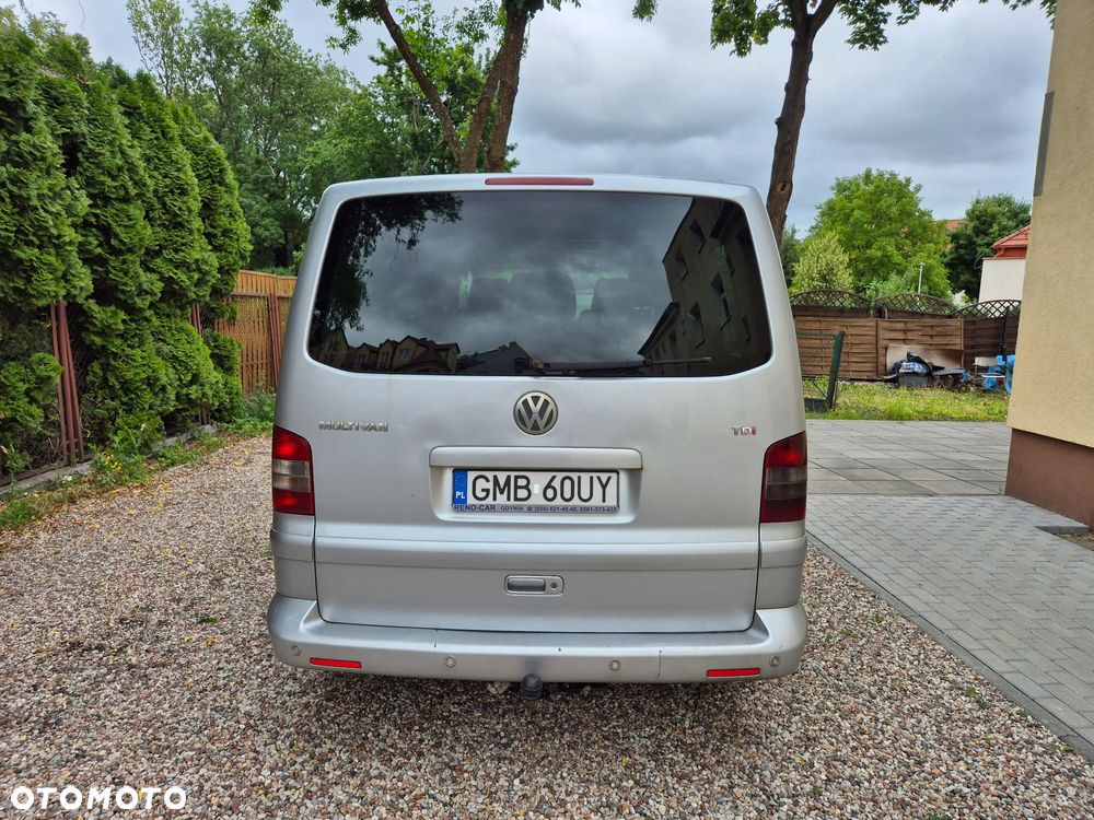 Volkswagen Multivan - 12