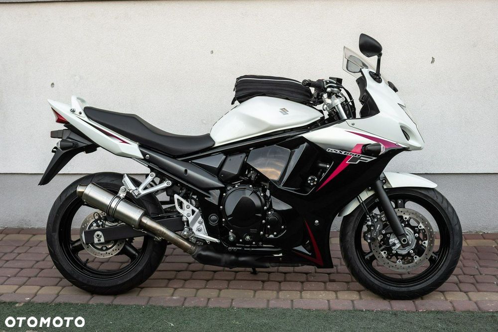 Suzuki GSX - 3